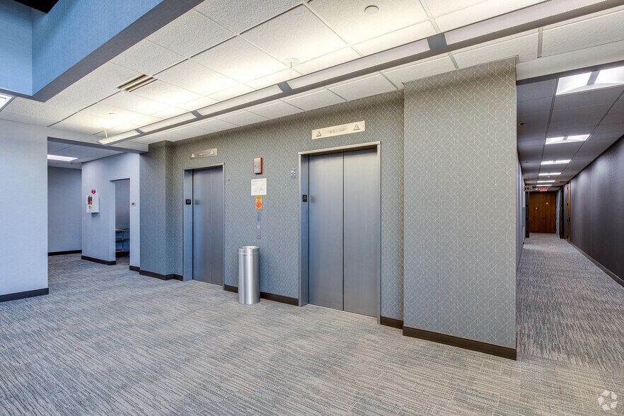 More Photos Of 900 Long Lake Rd, New Brighton Office For Sale