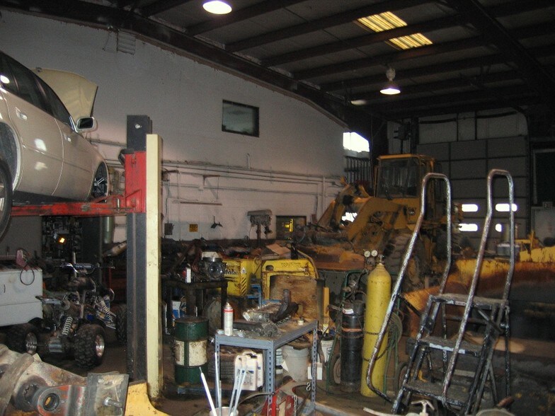 More Photos Of 9 Musket Ct, Goshen Warehouse For Lease