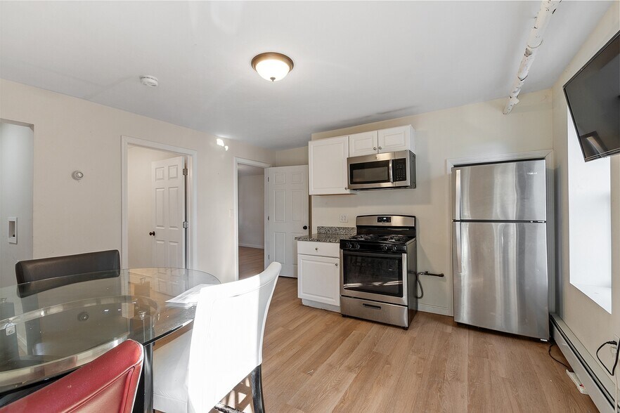 More Photos Of 13 Groton Pl, Worcester Apartments For Sale