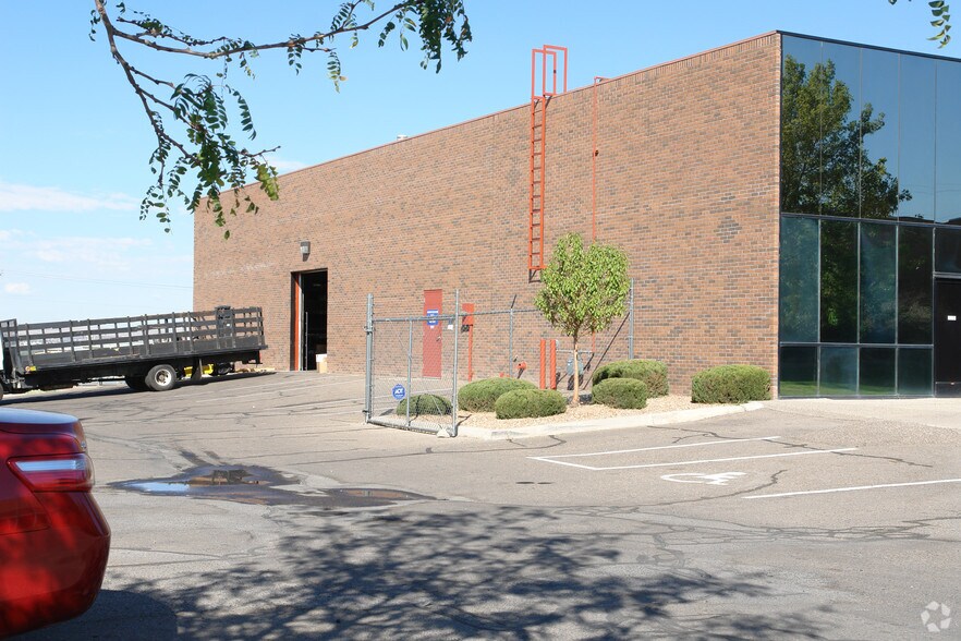 More Photos Of 5511 Midway Park Pl NE, Albuquerque Warehouse For Lease