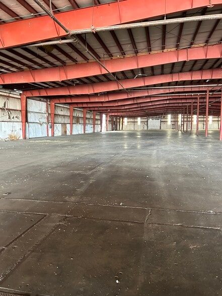 More Photos Of 411 Snow Mountain Ave, Hines Warehouse For Sale