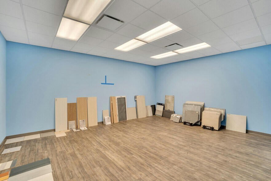 More Photos Of 5 Mars Ct, Montville Warehouse For Lease