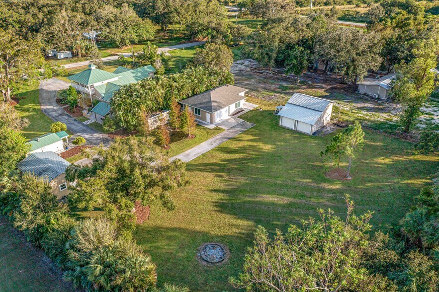 More Photos Of 4240 Ellis Rd, Fort Myers Apartments For Sale