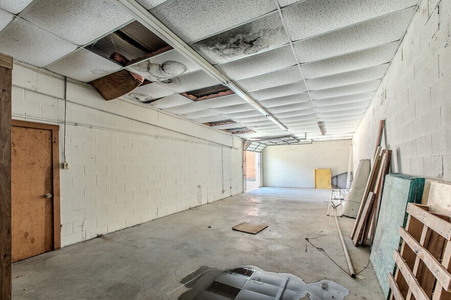 More Photos Of 221 S Main St, McGregor Storefront Retail Office For Sale
