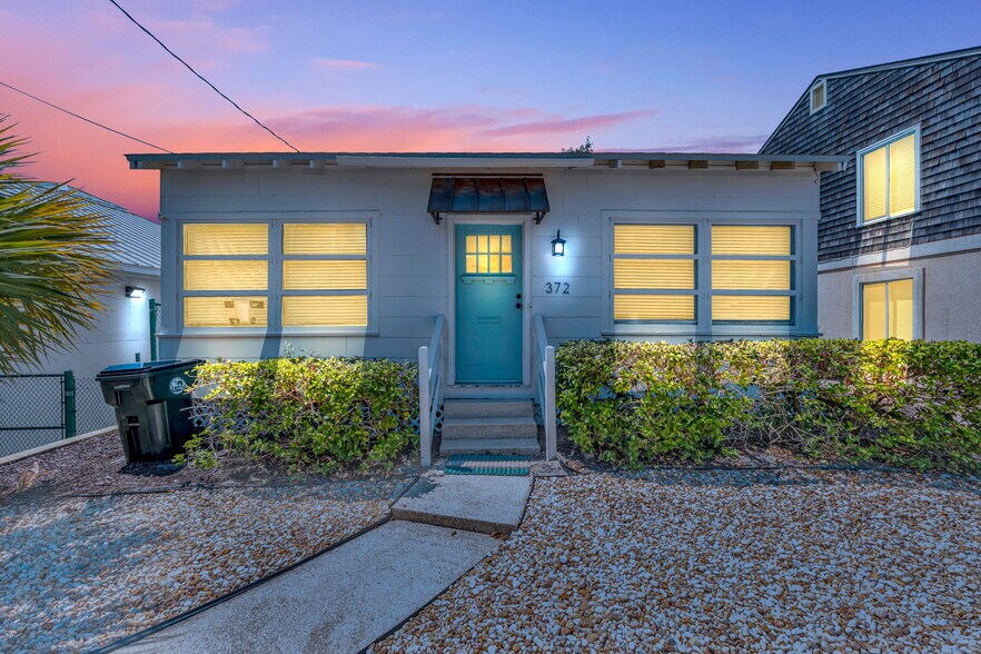 More Photos Of 372 Ahern St, Atlantic Beach Loft Creative Space For Sale