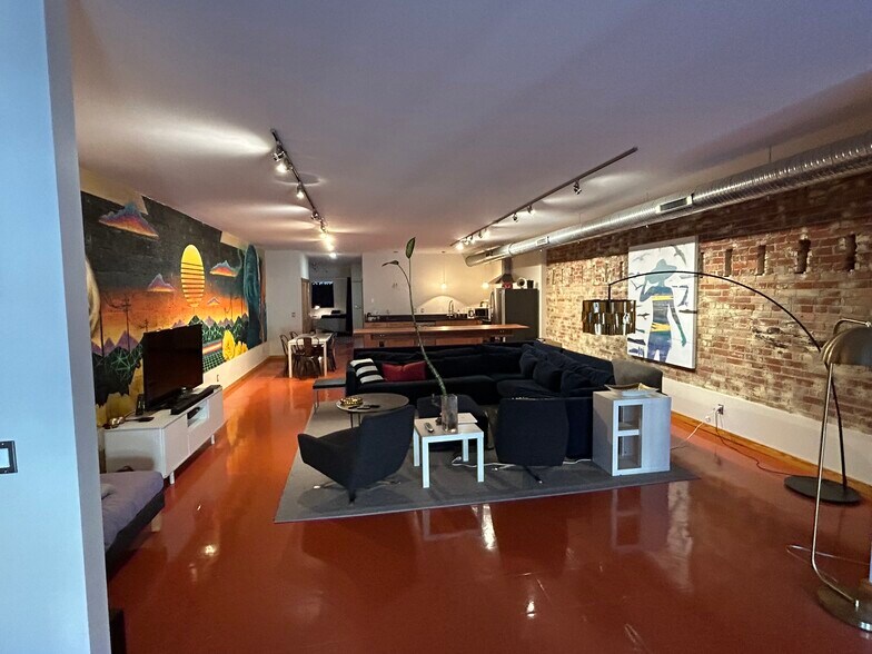 More Photos Of 28 N Lexington Ave, Asheville Storefront Retail Residential For Sale