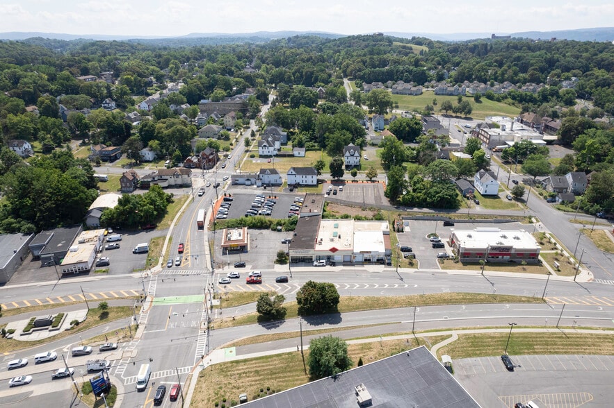 More Photos Of 1628 Erie Blvd E, Syracuse Flex For Sale