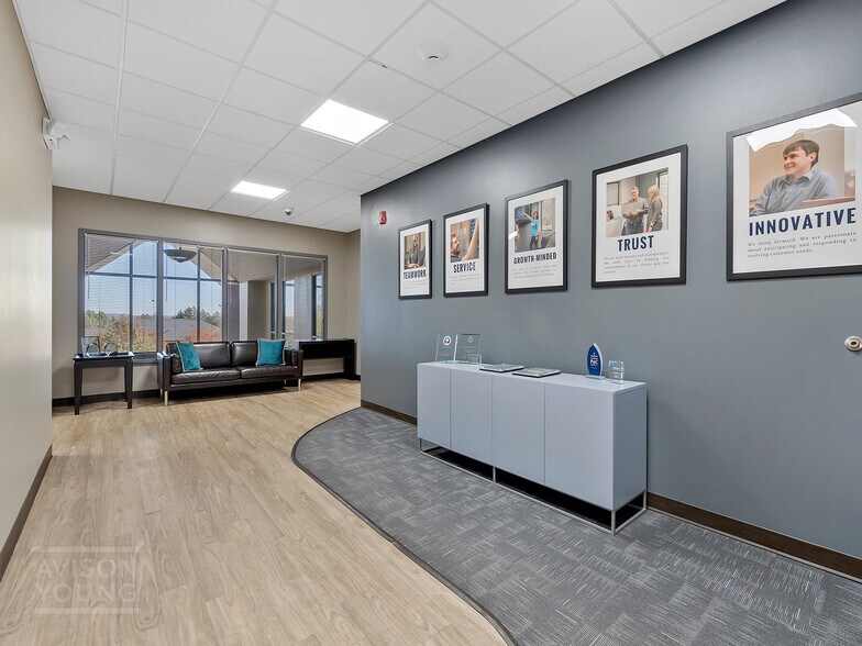 More Photos Of 330 Pelham Rd, Greenville Medical For Lease