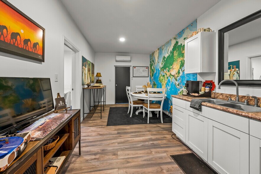 More Photos Of 1120 N Main St, Randleman Warehouse For Sale