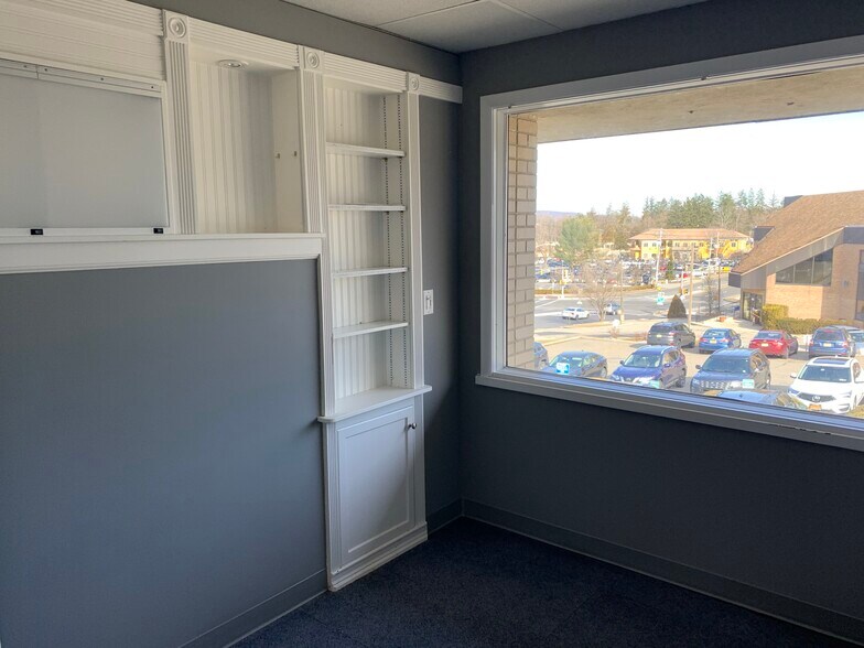 More Photos Of 9 Post Rd, Oakland Medical For Sale