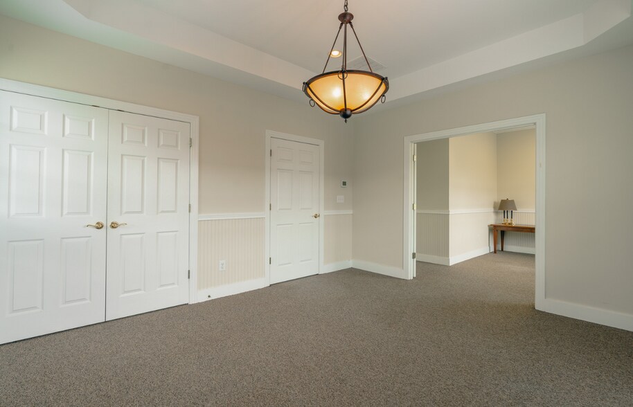 More Photos Of 2774 Electric Rd, Roanoke Medical For Sale