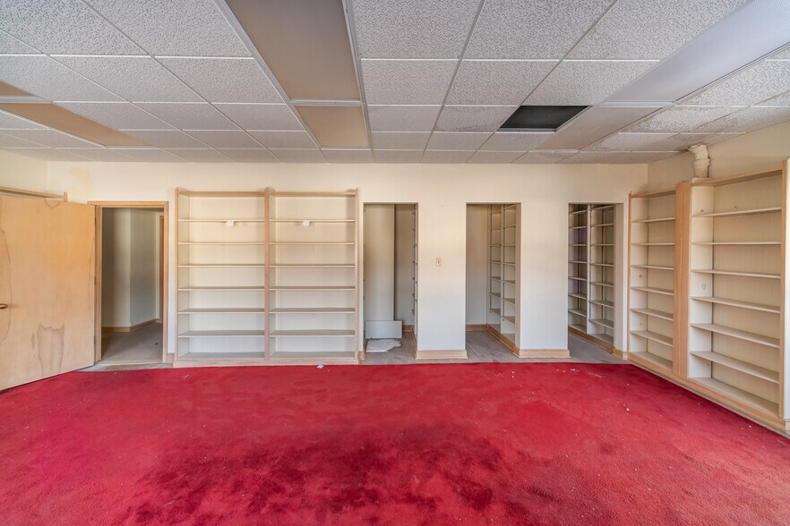 More Photos Of 100-106 S Main st, Ishpeming Bank For Sale