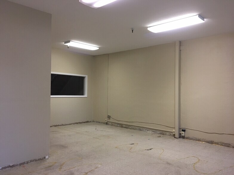 More Photos Of 110 Railroad Ave, Suisun City Flex For Lease