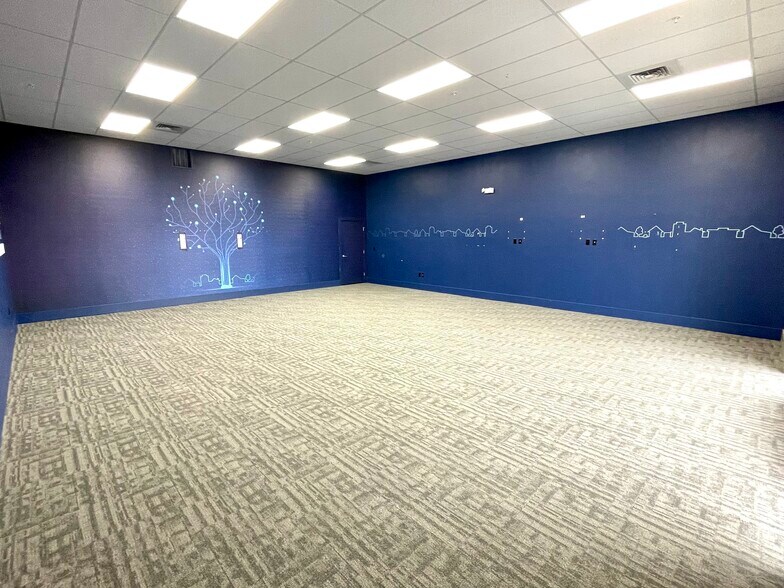 More Photos Of 130-176 Blue Lakes Blvd N, Twin Falls General Retail For Lease