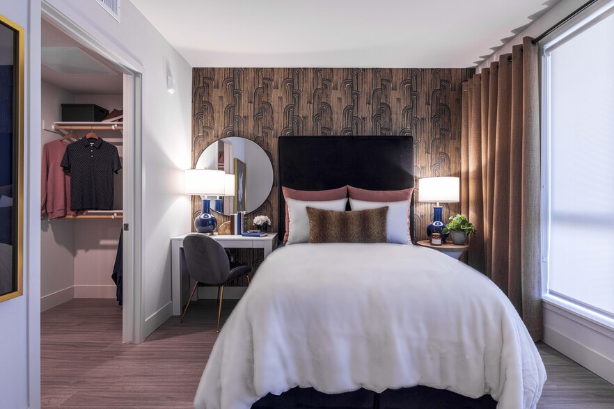 More Photos Of 2580-2590 California St, Mountain View Apartments For Lease