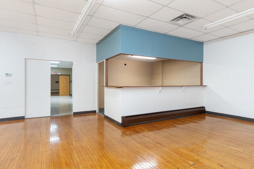 More Photos Of 132 W Pearl St, Jackson Storefront For Sale
