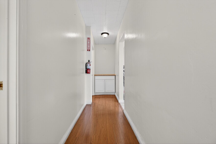 More Photos Of 4160 Verdugo Rd, Los Angeles Office For Sale