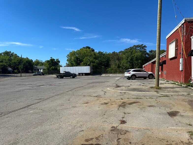 More Photos Of 2211 Windsor St, Chattanooga Service For Sale