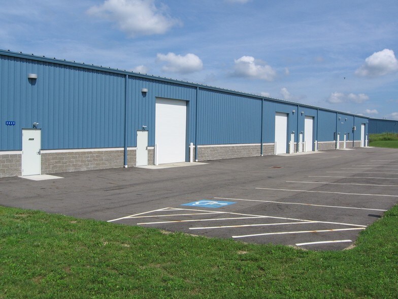 More Photos Of 2021-2029 Venture Cir SE, Massillon Warehouse For Lease