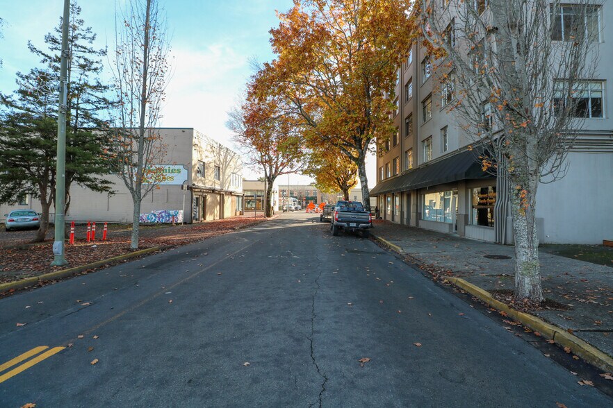 More Photos Of 320 Central Ave, Coos Bay Office For Sale