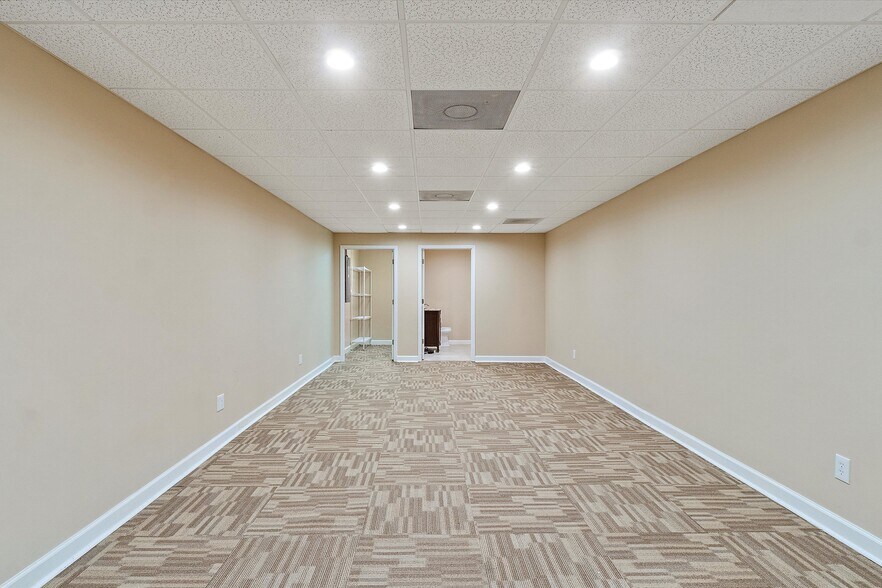 More Photos Of 5666 Seminole Blvd, Seminole Office For Sale