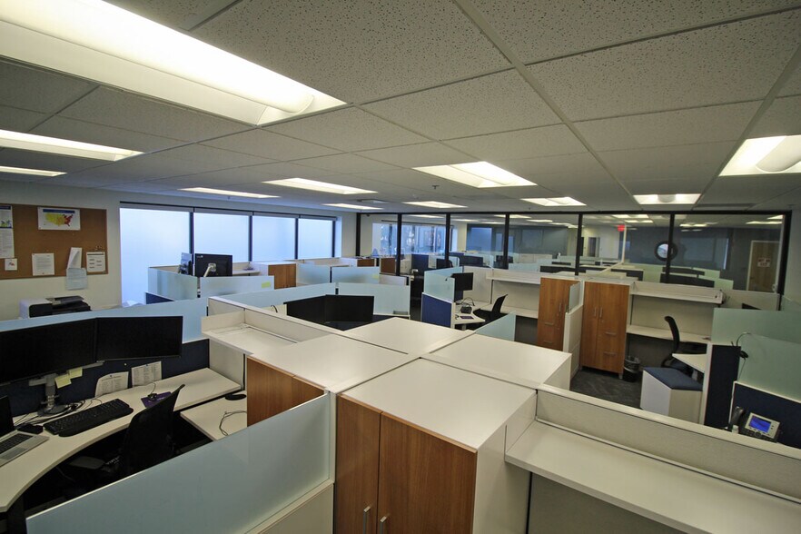 More Photos Of 3500 E Coliseum Blvd, Fort Wayne Office For Lease