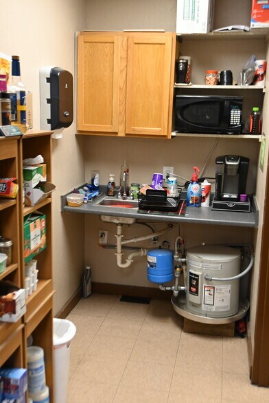 More Photos Of 6214 Krempen Ave, San Antonio Warehouse For Sale