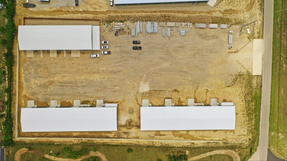 More Photos Of 120 W Scenic Trl, Weatherford Warehouse For Lease