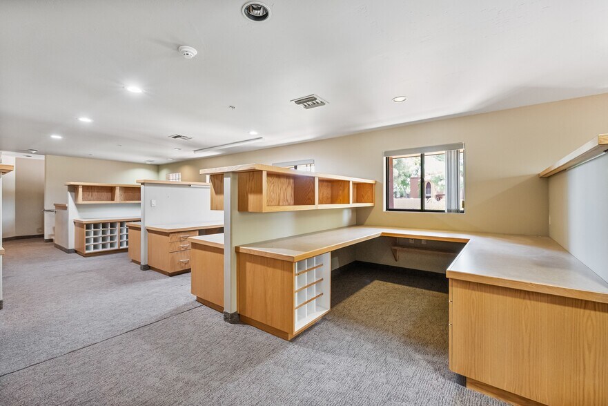 More Photos Of 75 Kallof Pl, Sedona Loft Creative Space For Lease