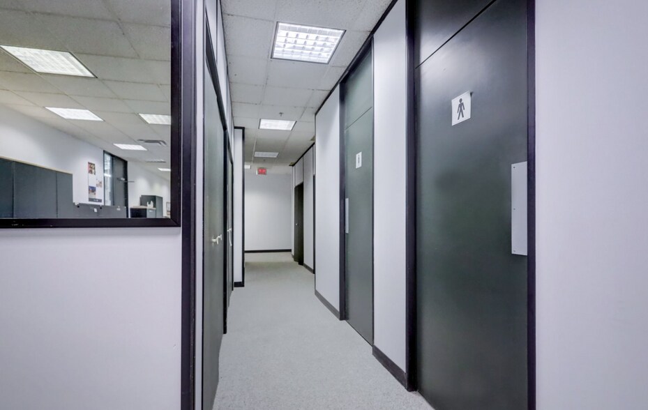 More Photos Of 299 Rue Chaput, Saint-pie Manufacturing For Sale