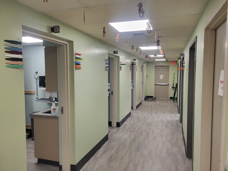 More Photos Of 1340 Lincoln Way E, Chambersburg Office For Sale