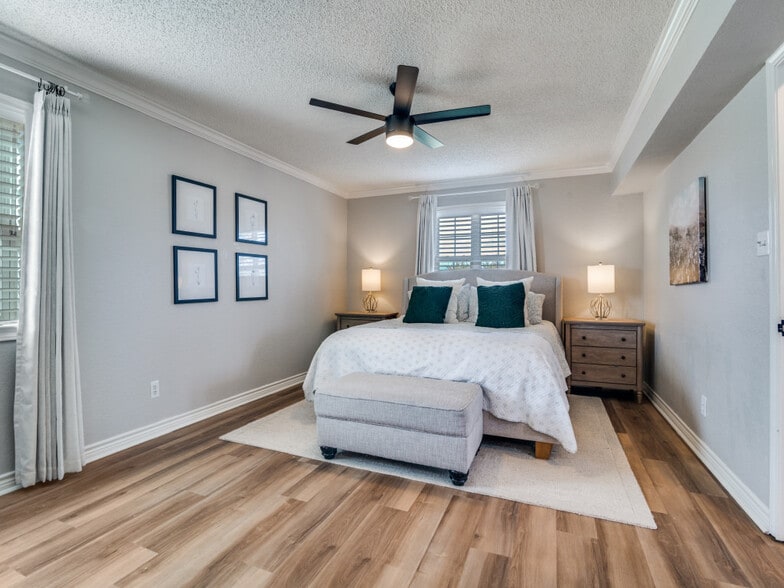 More Photos Of 1840 County Road 4309 N, Greenville Flex For Sale
