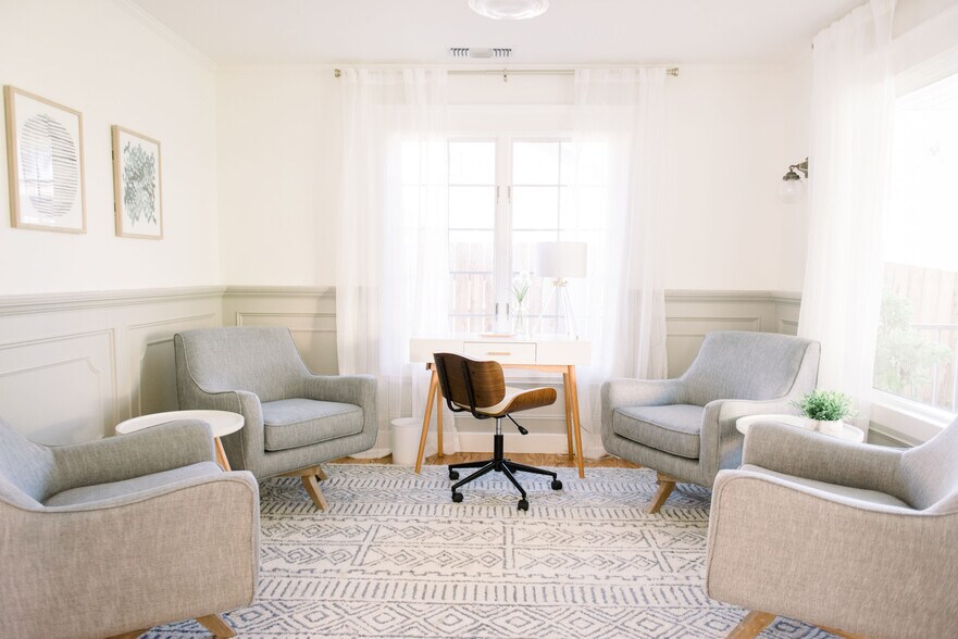More Photos Of 6082 Selma Ave, Los Angeles Rehabilitation Center For Lease