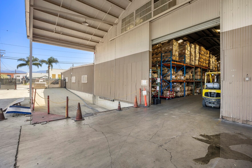 More Photos Of 1260-1280 E 9th St, Pomona Manufacturing For Sale