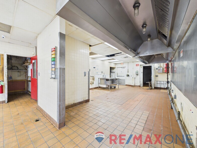 More Photos Of 2208 E Kansas Ave, Garden City Fast Food For Sale