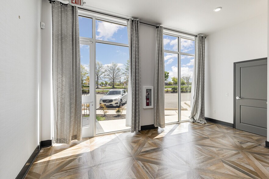 More Photos Of 2200 Carl D Silver Pkwy, Fredericksburg Hotel For Lease