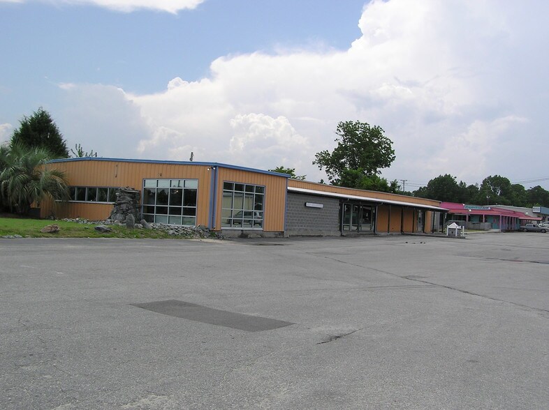 Primary Photo Of 14653 Us-17 Hwy N, Hampstead Health Club For Lease