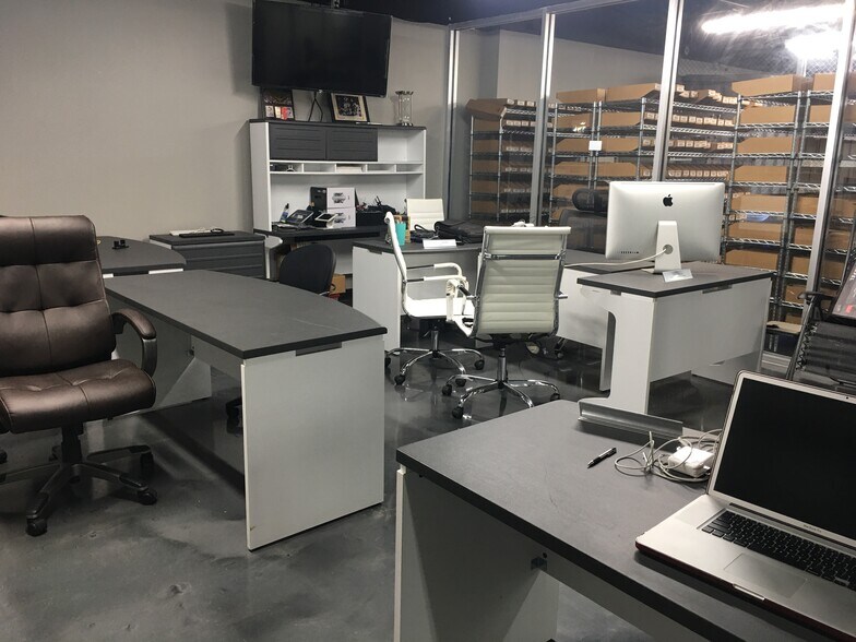 More Photos Of 2745 Bryan Ave, Fort Worth Light Manufacturing For Lease