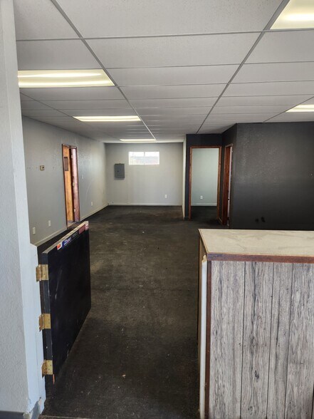 More Photos Of 6764 Avenue 304, Goshen Auto Repair For Lease