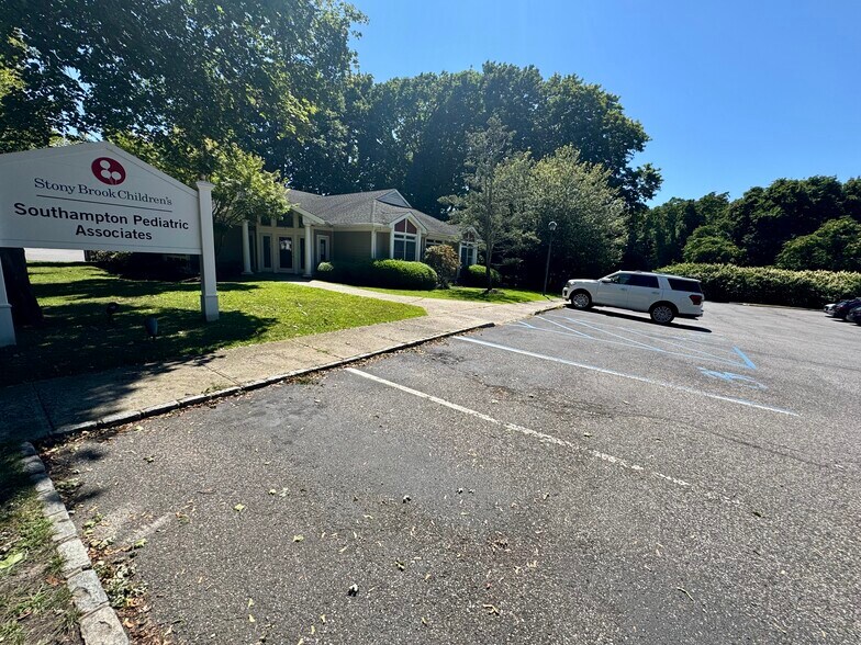 Primary Photo Of 5 Squiretown Rd, Hampton Bays Medical For Sale