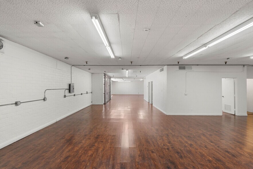 More Photos Of 3301 Maple Ave, Los Angeles Unknown For Lease