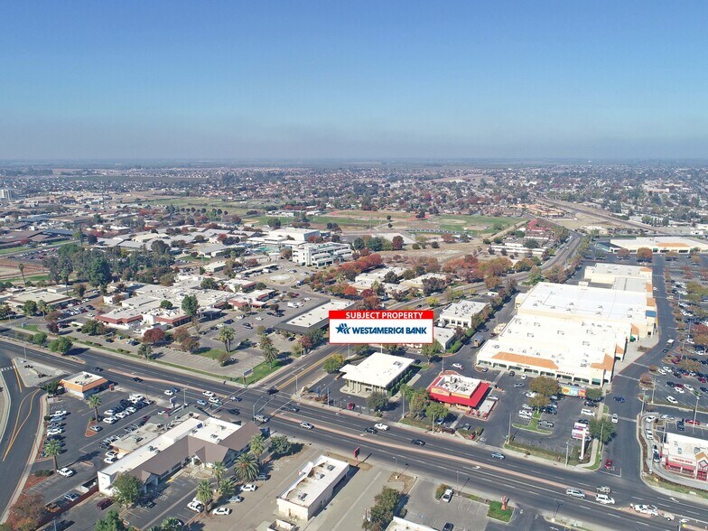 More Photos Of 890 W Lacey Blvd, Hanford Bank For Sale