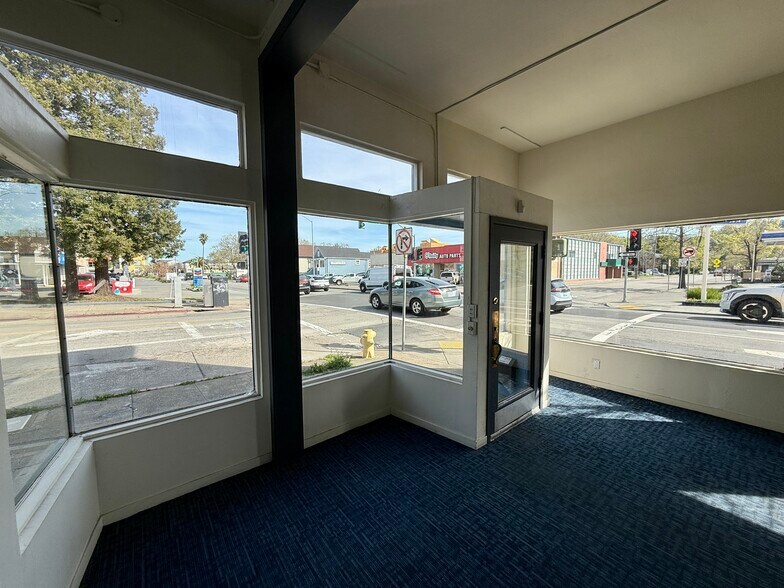 More Photos Of 801 D St, San Rafael Freestanding For Lease