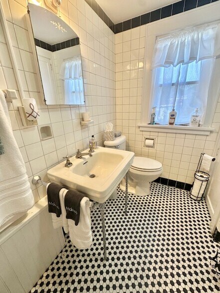 More Photos Of 314 Jefferson Ave, Clifton Forge Hospitality For Sale