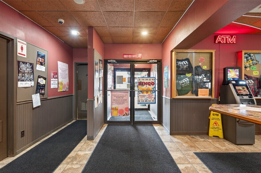 More Photos Of 17646 NE Central Ave, Ham Lake Restaurant For Sale