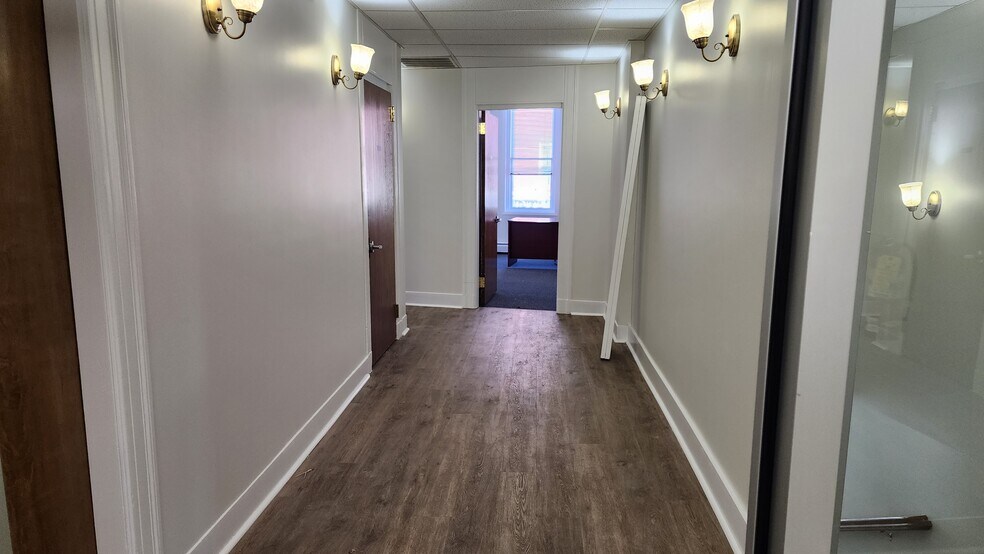 More Photos Of 14-18 Broadway, Taunton Storefront Retail Office For Lease