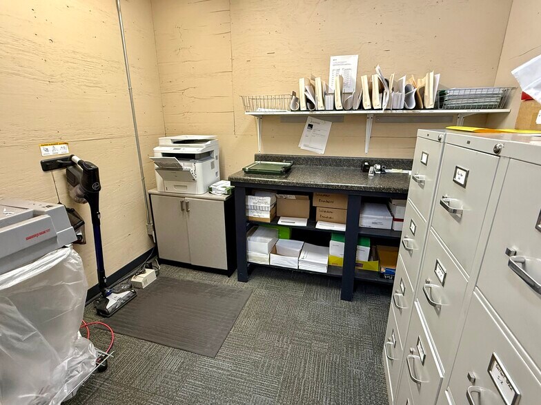 More Photos Of 2120 N 14th St, Ponca City Freestanding For Lease