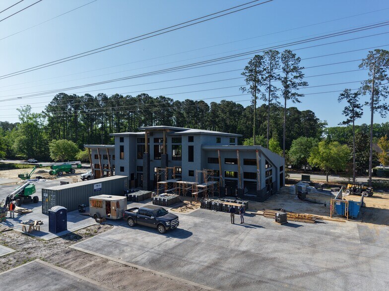 More Photos Of 5 Hampton Lake Dr, Bluffton Storefront Retail Office For Lease