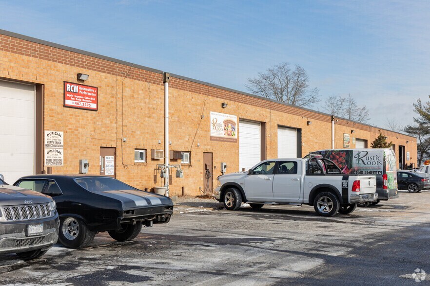 More Photos Of 2083-2089 Lakeland Ave, Ronkonkoma Industrial For Sale