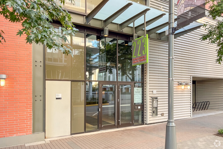 More Photos Of 233 Nelson's Cres, New Westminster Office For Sale